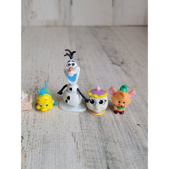 Disney mini mascot Olaf gus gus flounder Mrs Potts tangled toy set - Picture 3 of 8